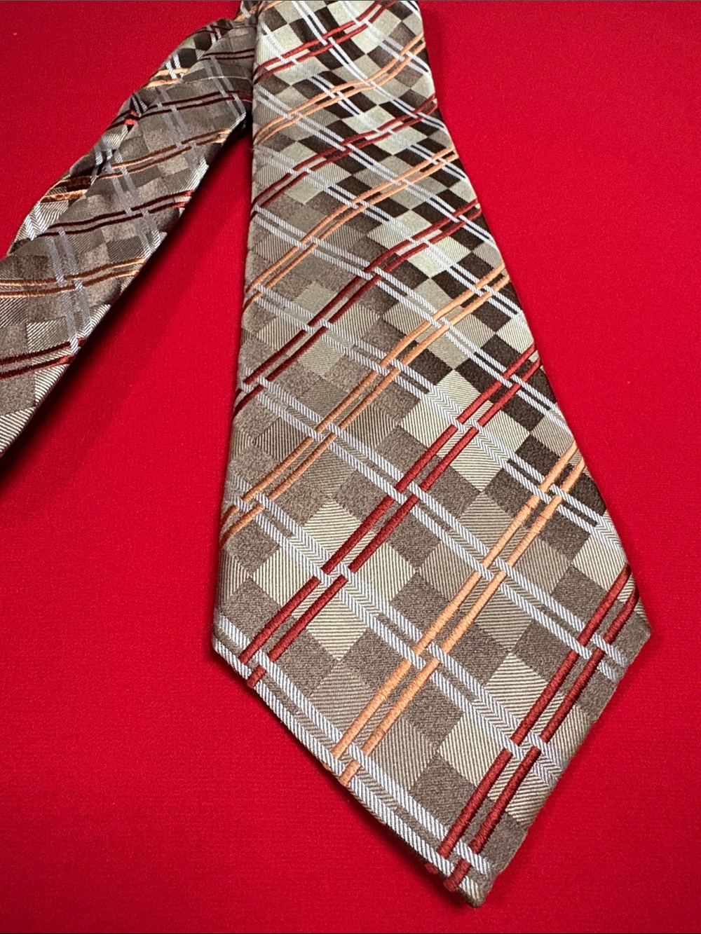 Geoffrey Beene silk tie!